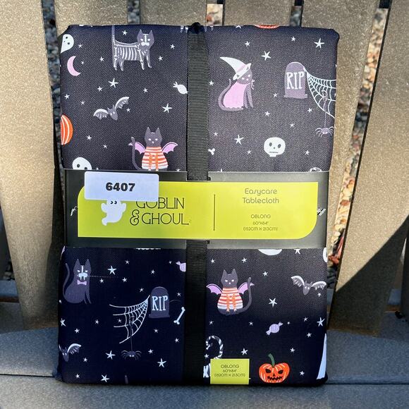 Isaac Mizrahi Halloween Black Tablecloth 60x84 Puppies Candy Corn Witch Hat NWT - Picture 1 of 9